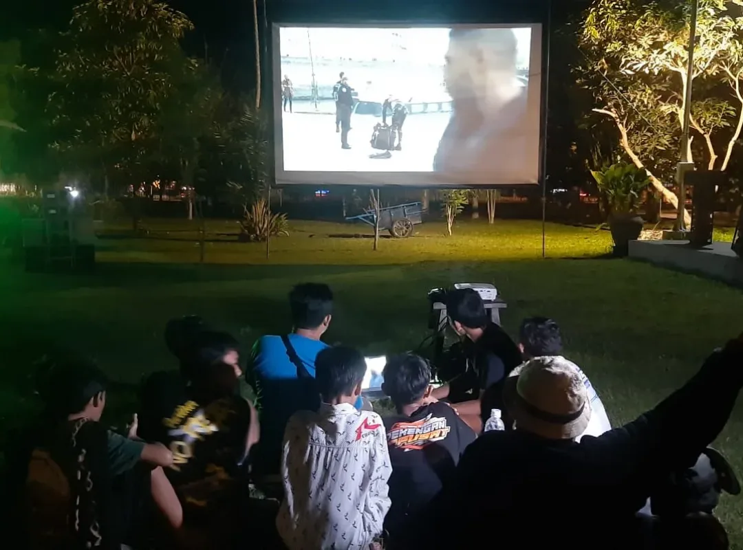 Pemutaran Film (2)